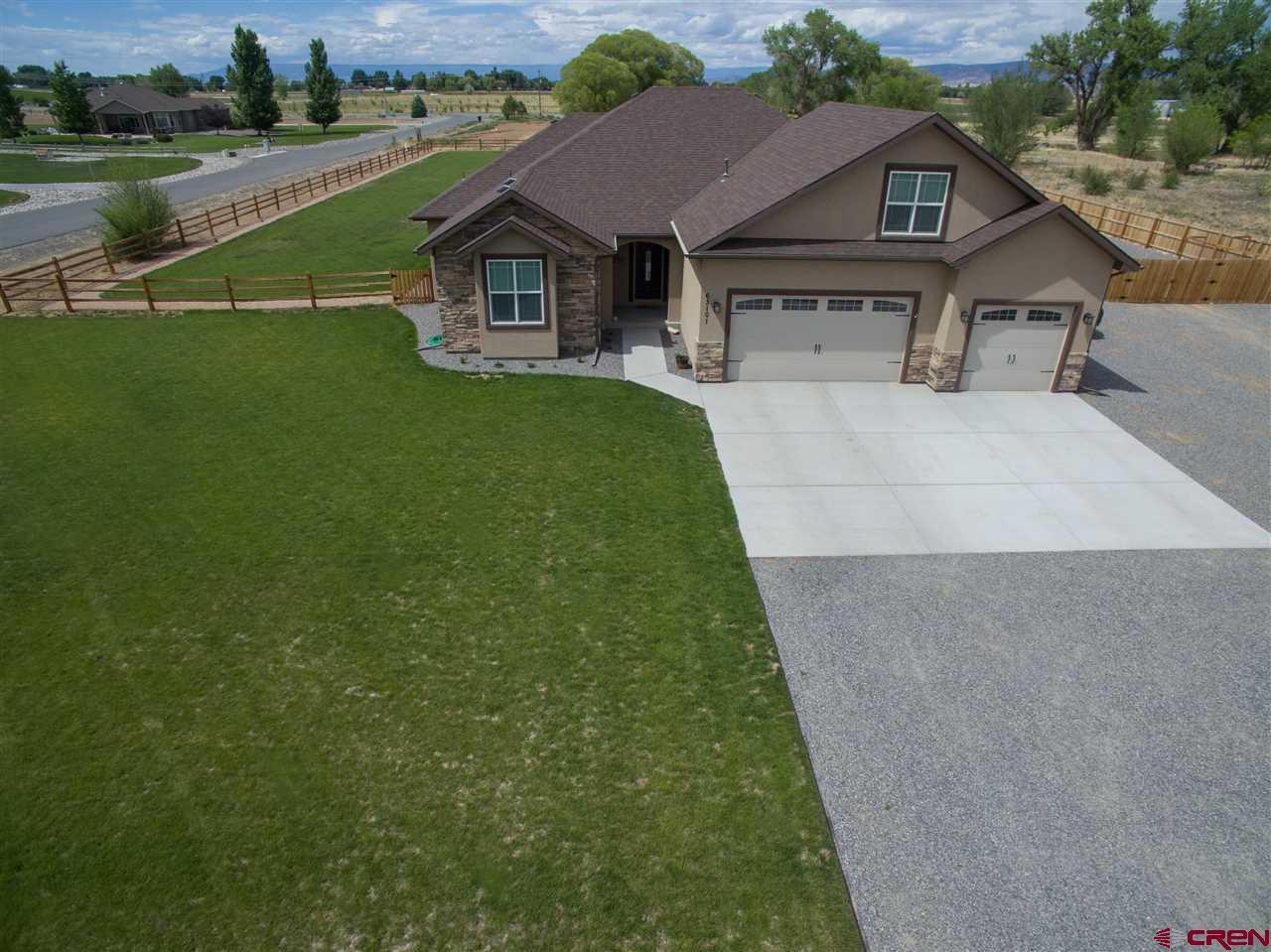 Montrose Co Self Storage Dandk Organizer